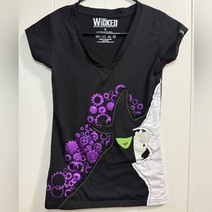 Wicked T Shirt Woman’s Size Small Purple and Black Graphic